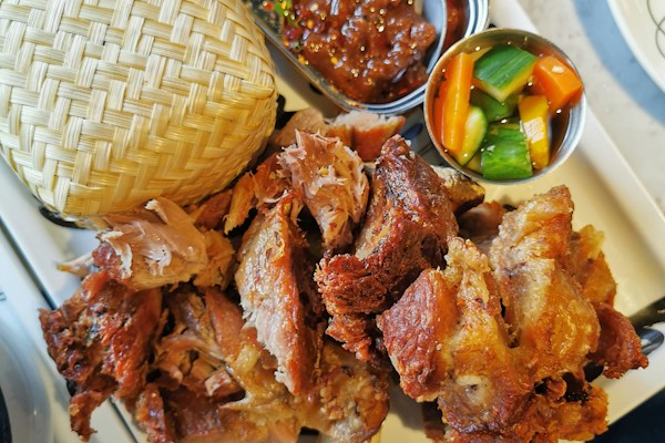 Grilled seafood and barbecue